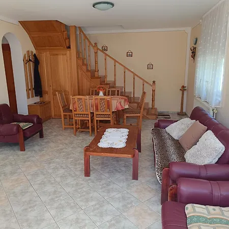 Valika Nyaraloja Balatonkersztur * Balatonkeresztúr