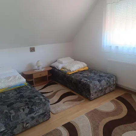Valika Nyaraloja Balatonkersztur Apartment