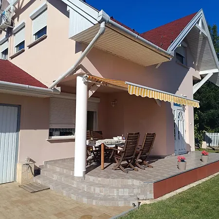 Valika Nyaraloja Balatonkersztur דירה