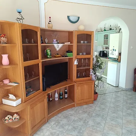 Valika Nyaraloja Balatonkersztur Balatonkeresztur