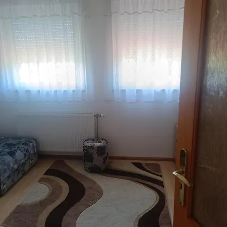 Valika Nyaraloja Balatonkersztur Apartment