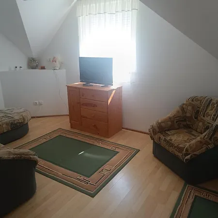 Valika Nyaraloja Balatonkersztur شقة