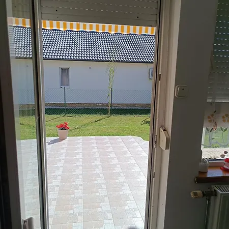 Valika Nyaraloja Balatonkersztur شقة