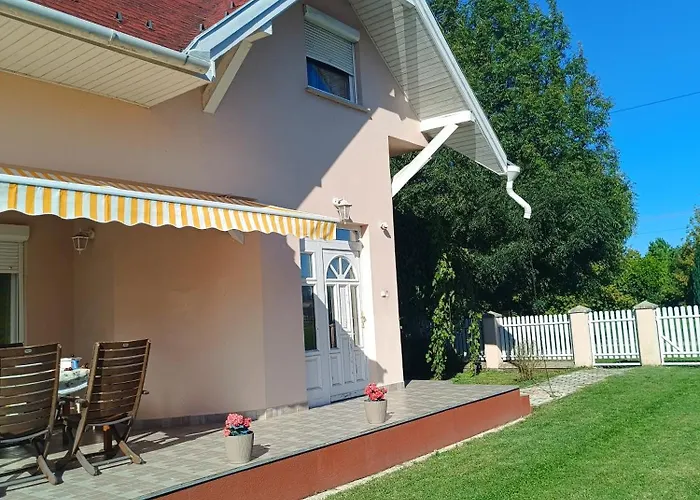 Valika Nyaralója Balatonkersztúr Apartament Balatonkeresztúr