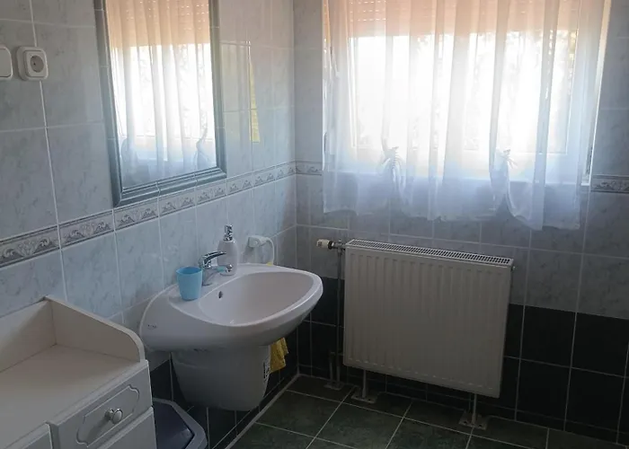 Valika Nyaraloja Balatonkersztur * Balatonkeresztúr