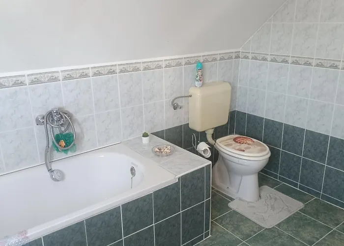 Valika Nyaraloja Balatonkersztur * Balatonkeresztúr