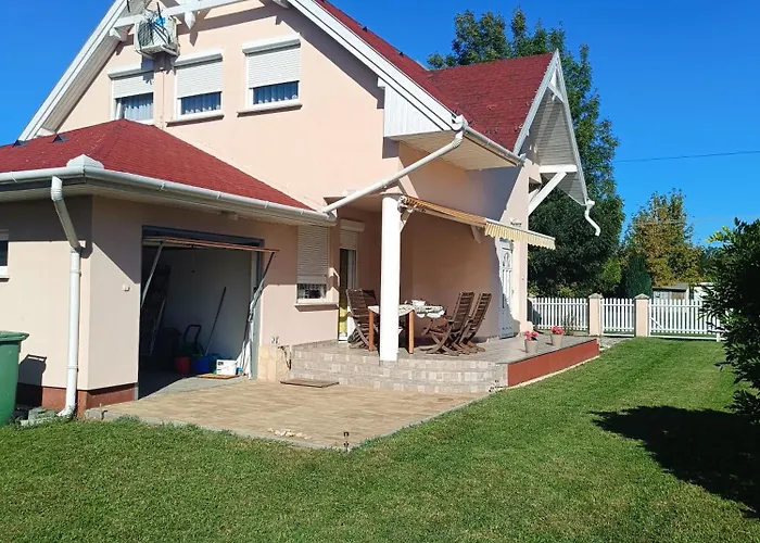 Valika Nyaralója Balatonkersztúr Apartament *